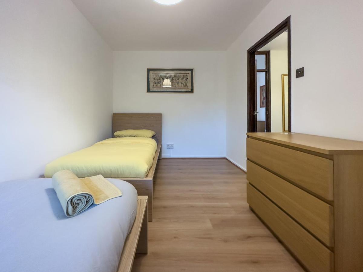 Beautiful 2 Bedroom & Balcony Flat In Central 런던 외부 사진