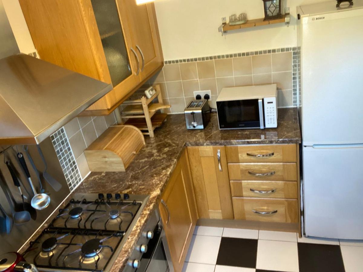 Beautiful 2 Bedroom & Balcony Flat In Central 런던 외부 사진