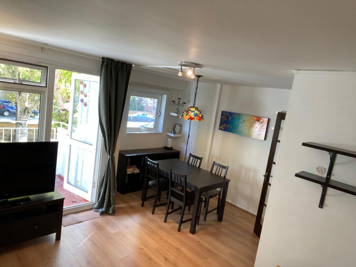 Beautiful 2 Bedroom & Balcony Flat In Central 런던 외부 사진